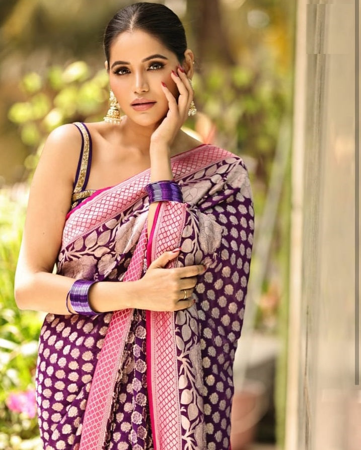Mellifluous Purple Soft Silk Saree With Eclat Blouse Piece
