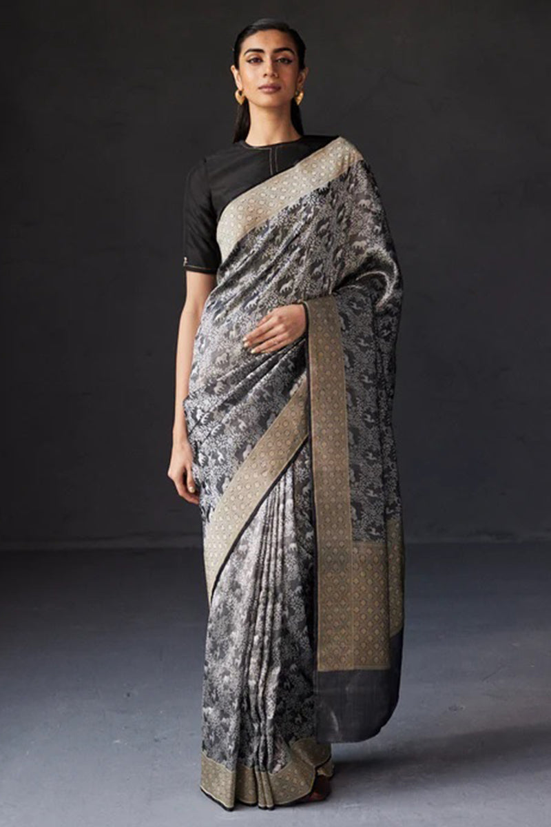 Vivacious Black Soft Silk Saree With Supernal Blouse Piece