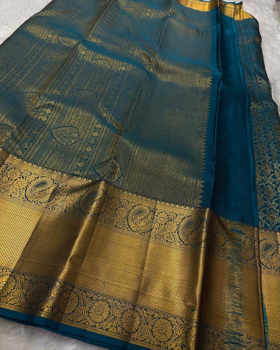 Engrossing Rama Soft Banarasi Silk Saree With Arresting Blouse Piece