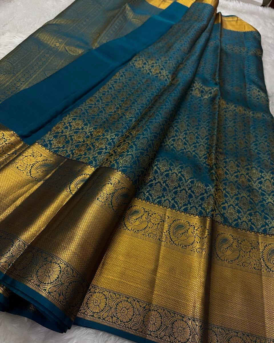 Engrossing Rama Soft Banarasi Silk Saree With Arresting Blouse Piece