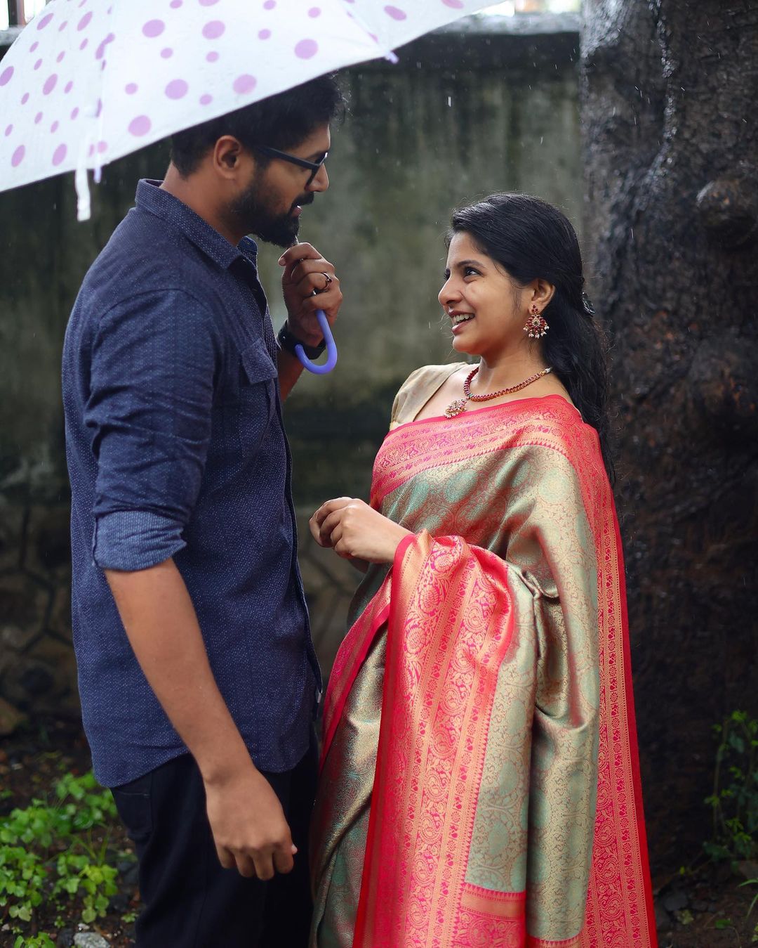 Adoring Sea Green Soft Silk Saree With Aplomb Blouse Piece