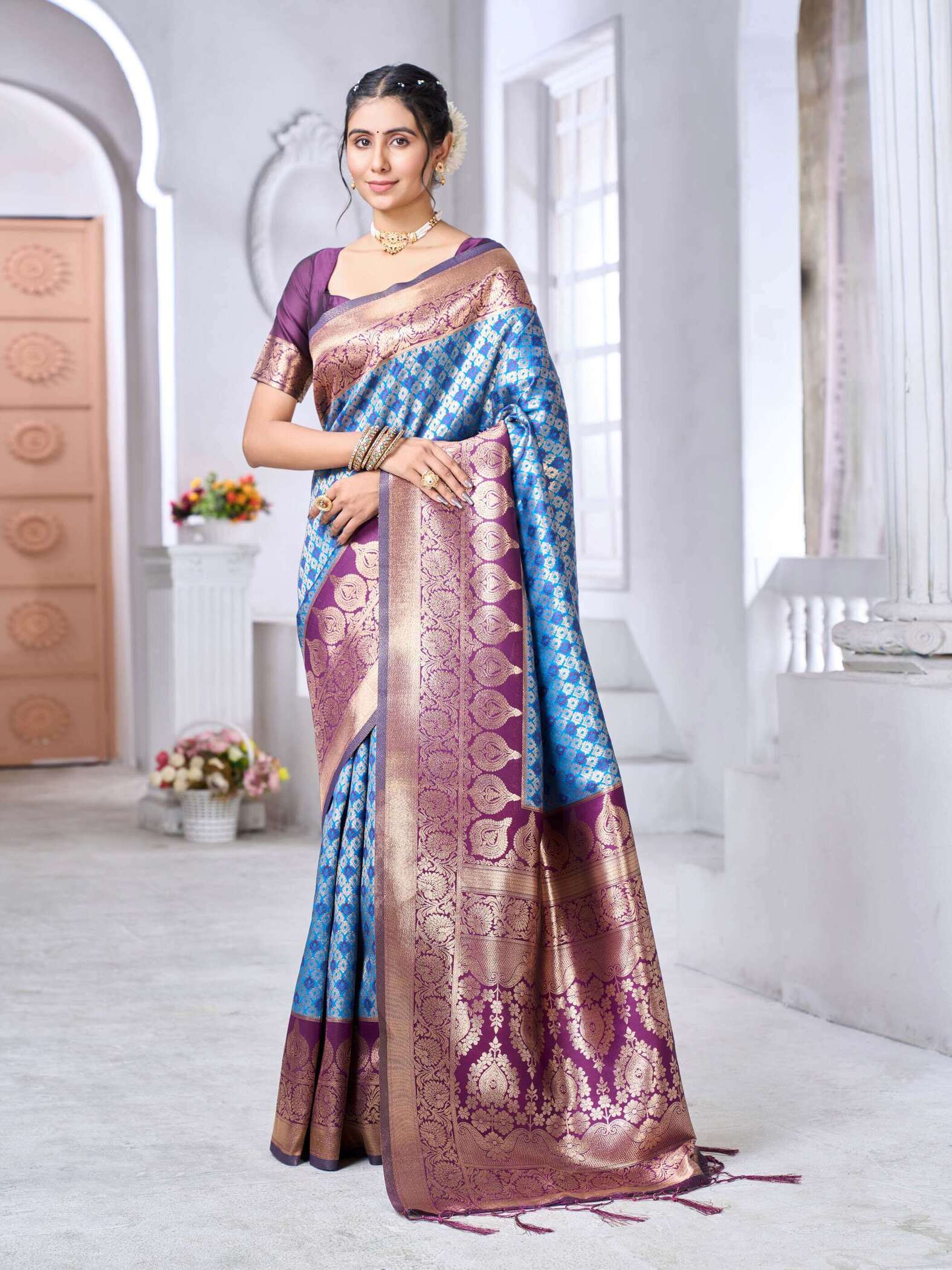 Groovy Firozi Soft Silk Saree With Enigmatic Blouse Piece