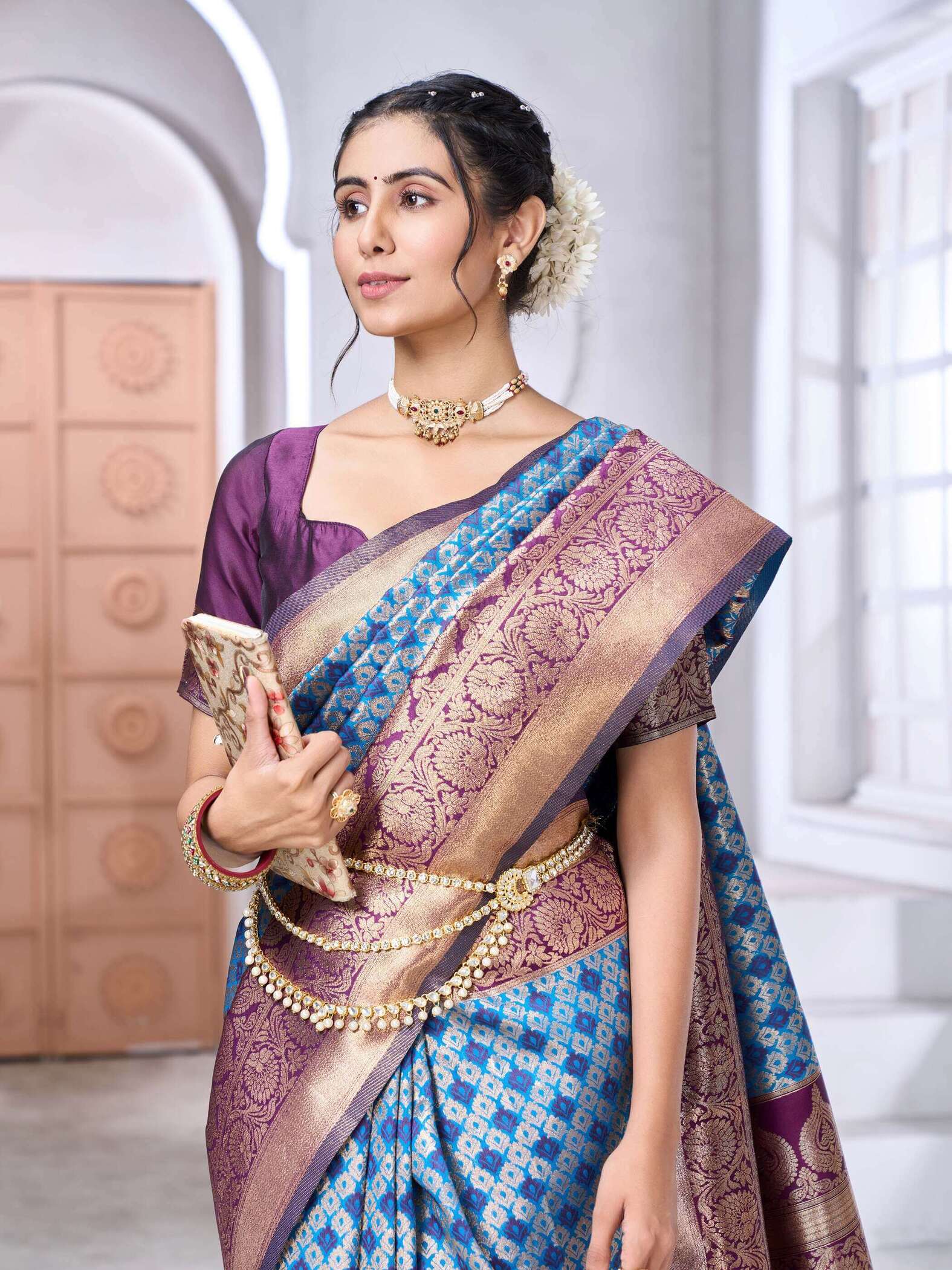 Groovy Firozi Soft Silk Saree With Enigmatic Blouse Piece