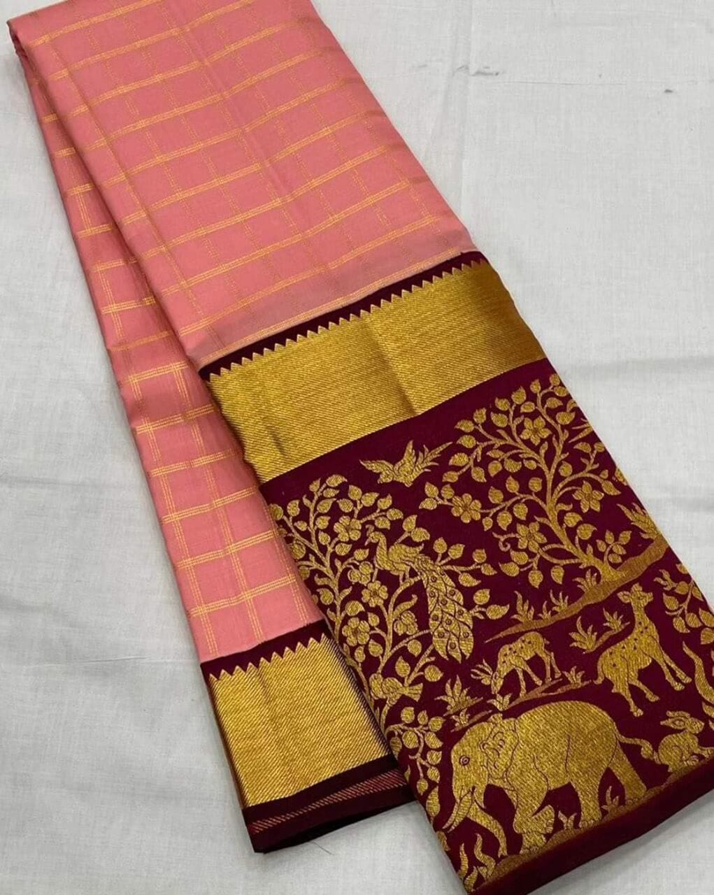 Eclat Pink Soft Silk Saree With Flameboyant Blouse Piece