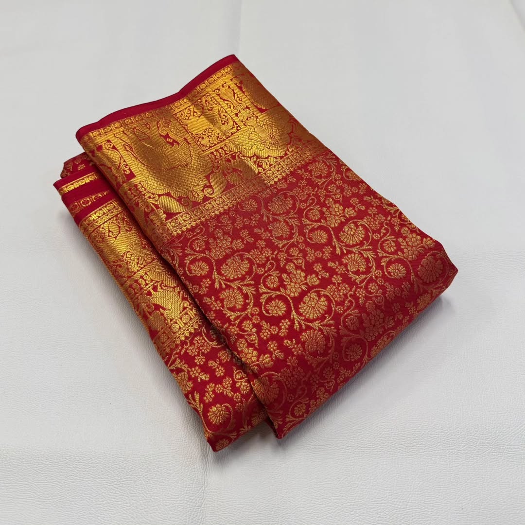 Enamoring Red Soft Banarasi Silk Saree With Arresting Blouse Piece