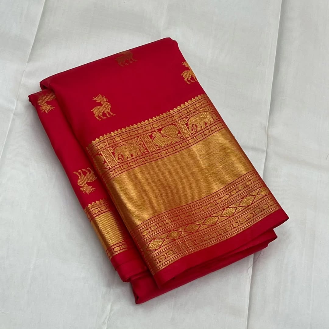 Scrumptious Red Soft Banarasi Silk Saree With Demesne Blouse Piece