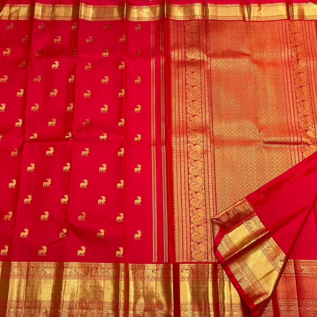 Scrumptious Red Soft Banarasi Silk Saree With Demesne Blouse Piece