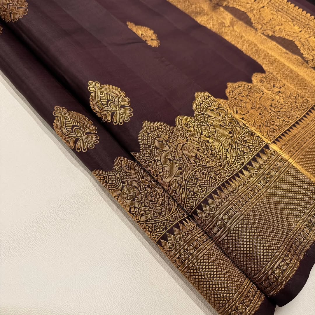Piquant Brown Soft Banarasi Silk Saree With Improbable Blouse Piece