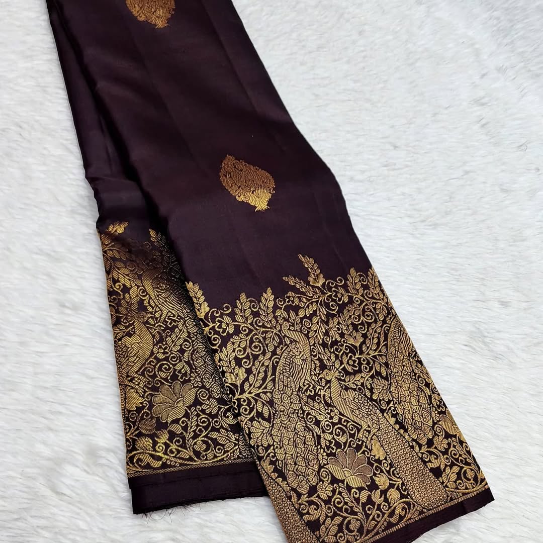 Prettiest Purple Soft Banarasi Silk Saree With Piquant Blouse Piece