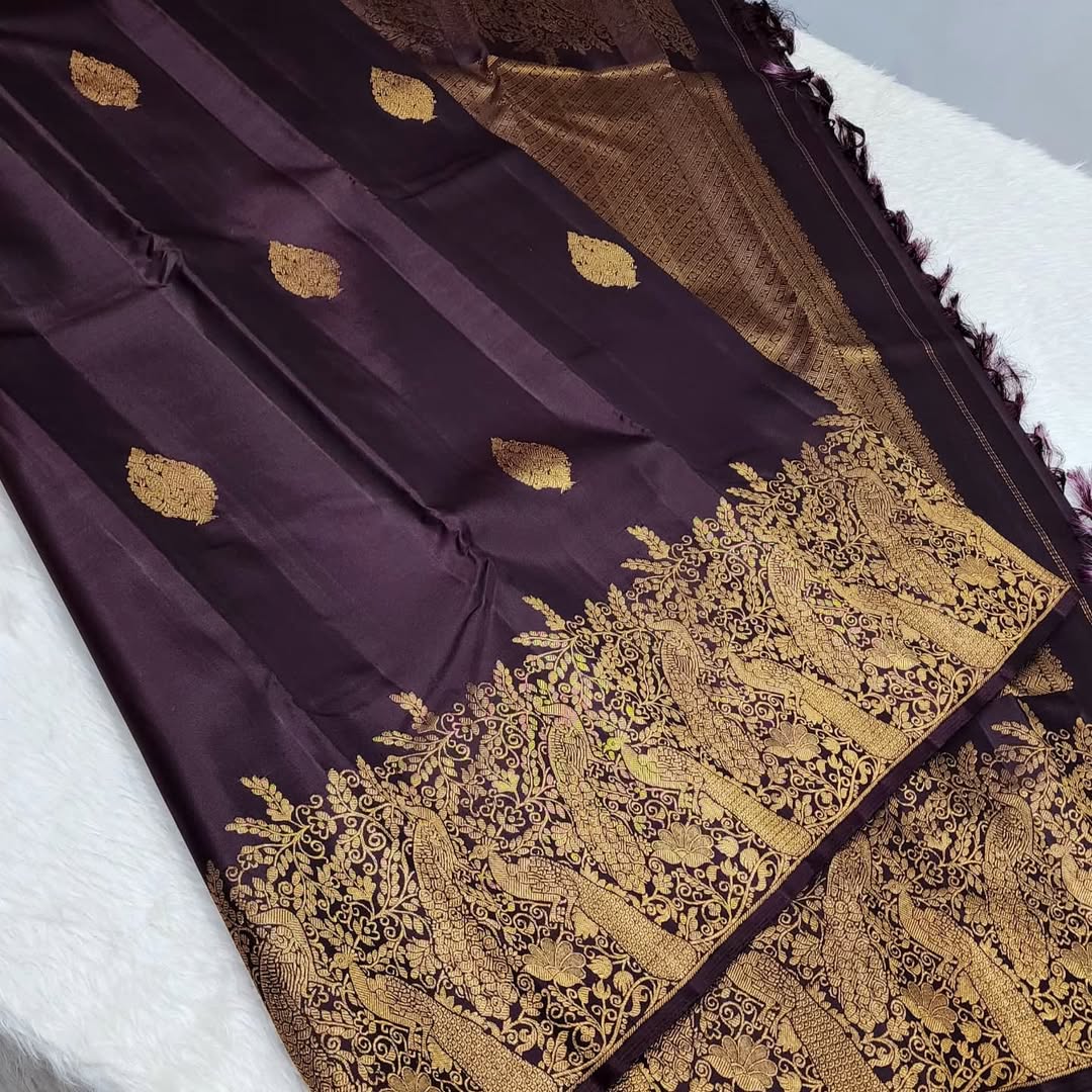 Prettiest Purple Soft Banarasi Silk Saree With Piquant Blouse Piece