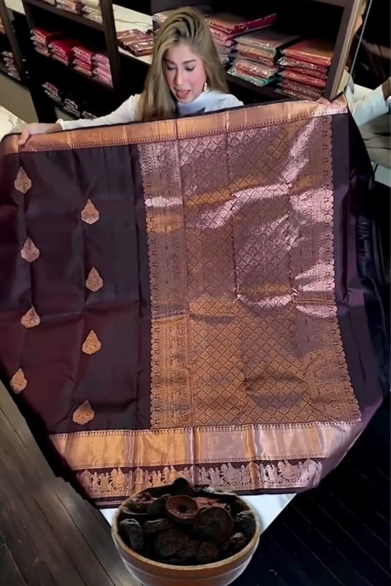 Artistic Purple Soft Banarasi Silk Saree With Prettiest Blouse Piece