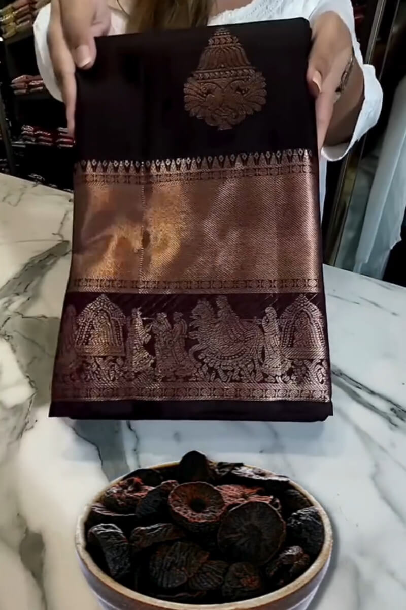 Artistic Purple Soft Banarasi Silk Saree With Prettiest Blouse Piece