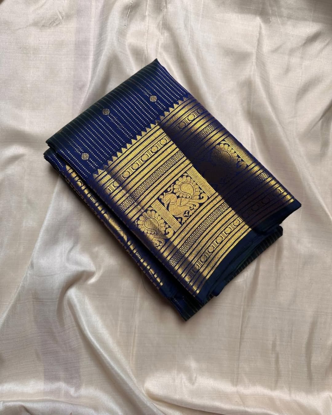 Surpassing Navy Blue Soft Banarasi Silk Saree With Gorgeous Blouse Piece