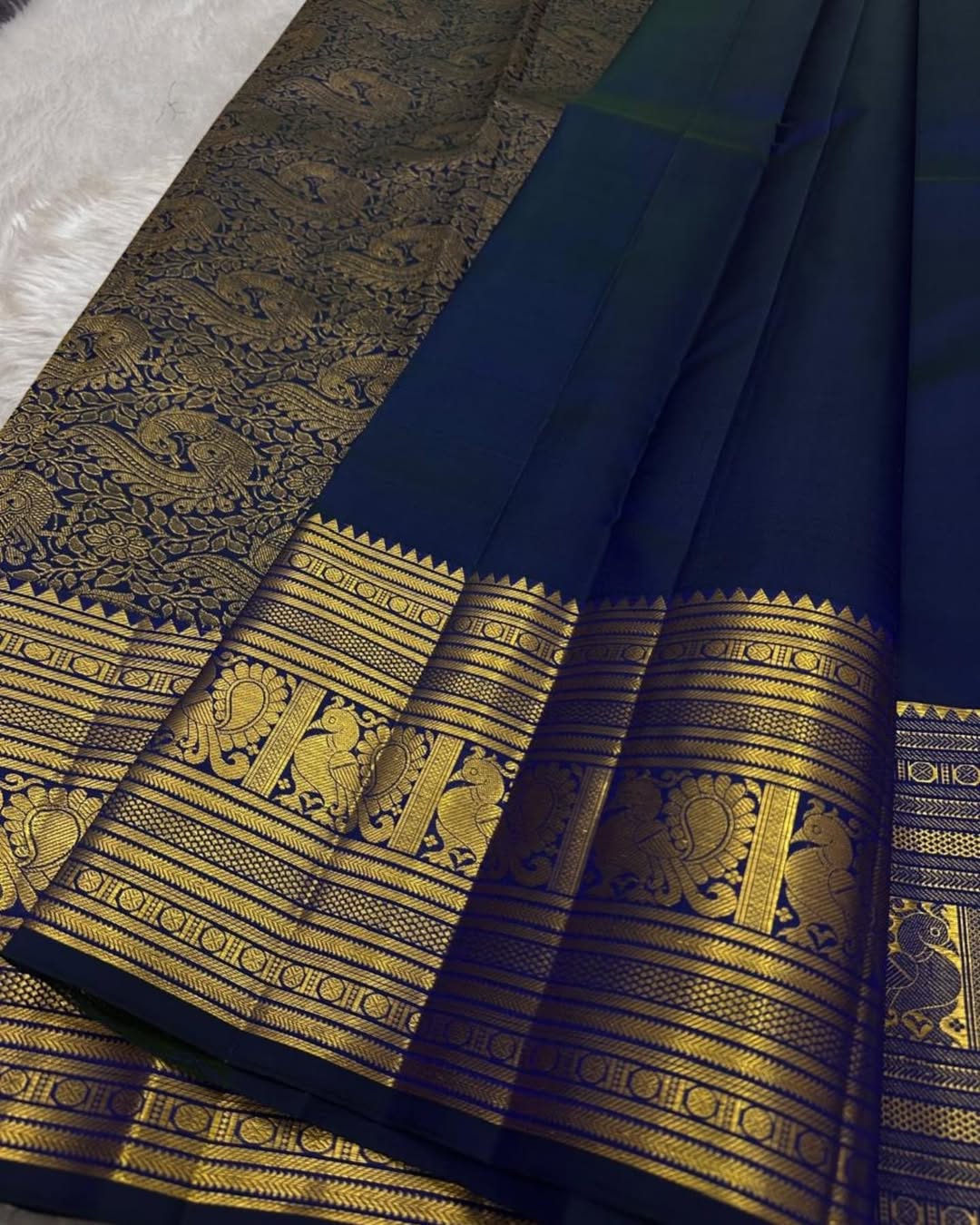 Surpassing Navy Blue Soft Banarasi Silk Saree With Gorgeous Blouse Piece