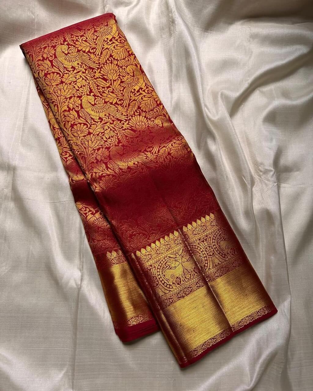 Magnetic Red Soft Banarasi Silk Saree With Fancifull Blouse Piece