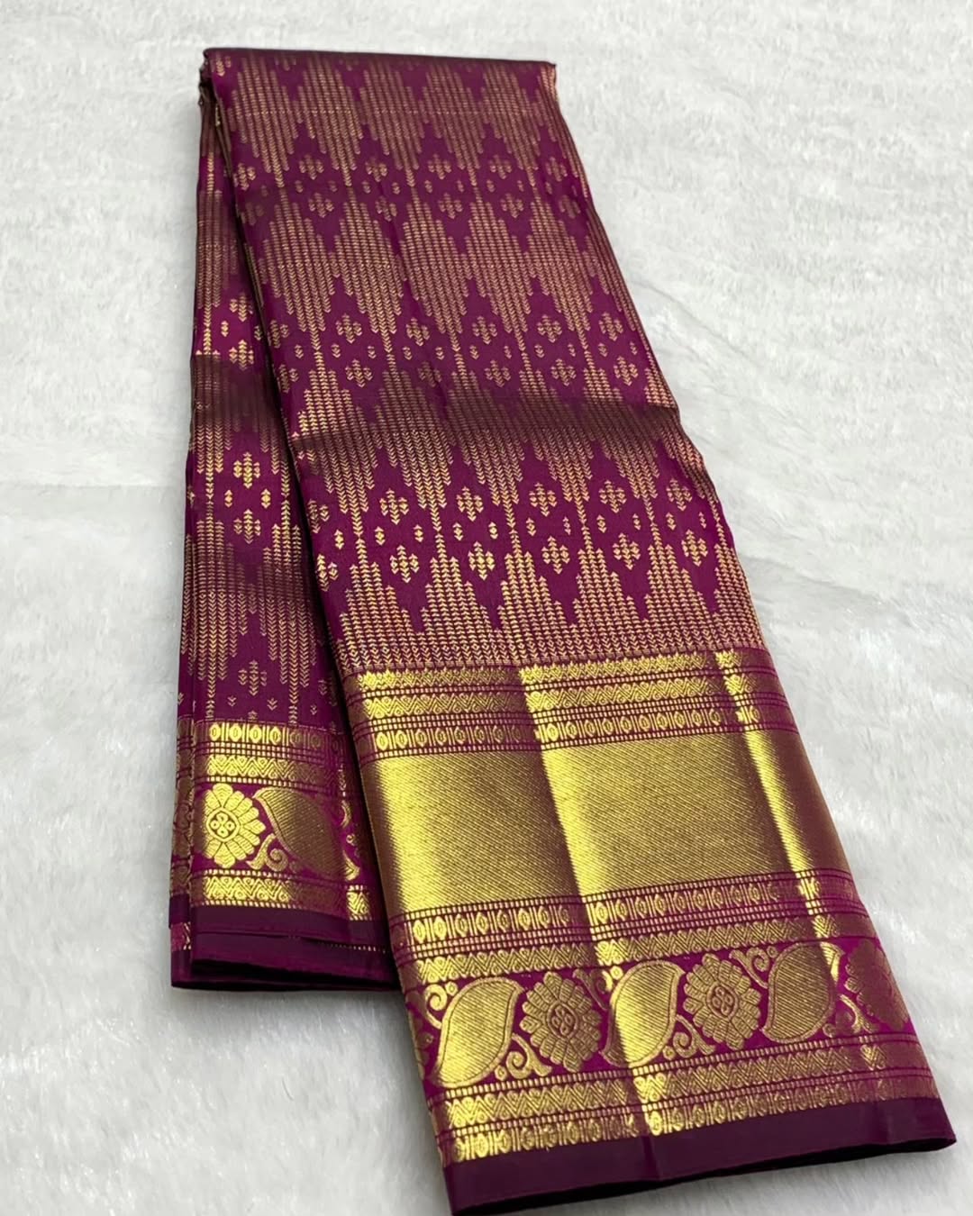 Deserving Pruple Soft Banarasi Silk Saree With Surreptitious Blouse Piece