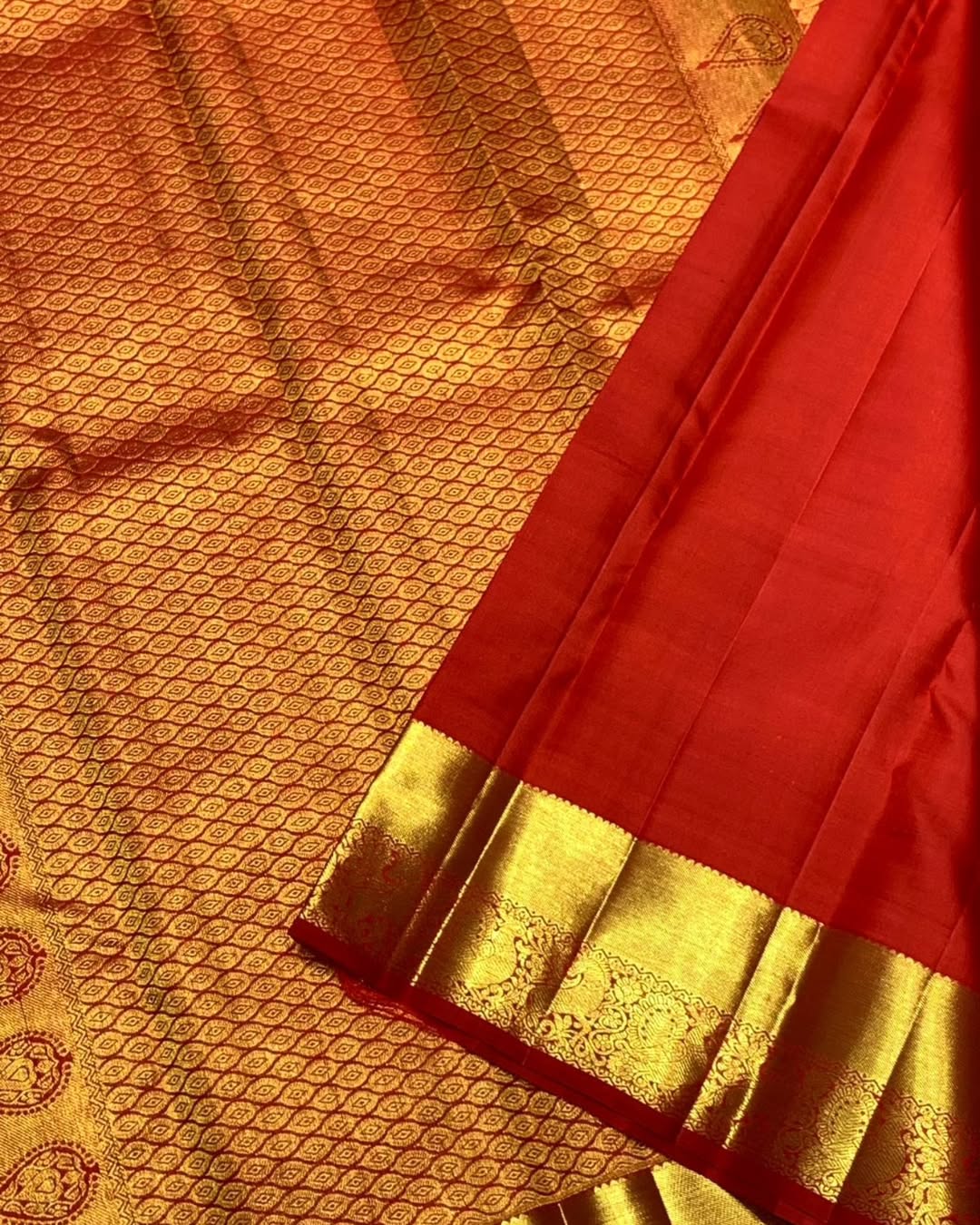 Winsome Red Soft Banarasi Silk Saree With Profuse Blouse Piece