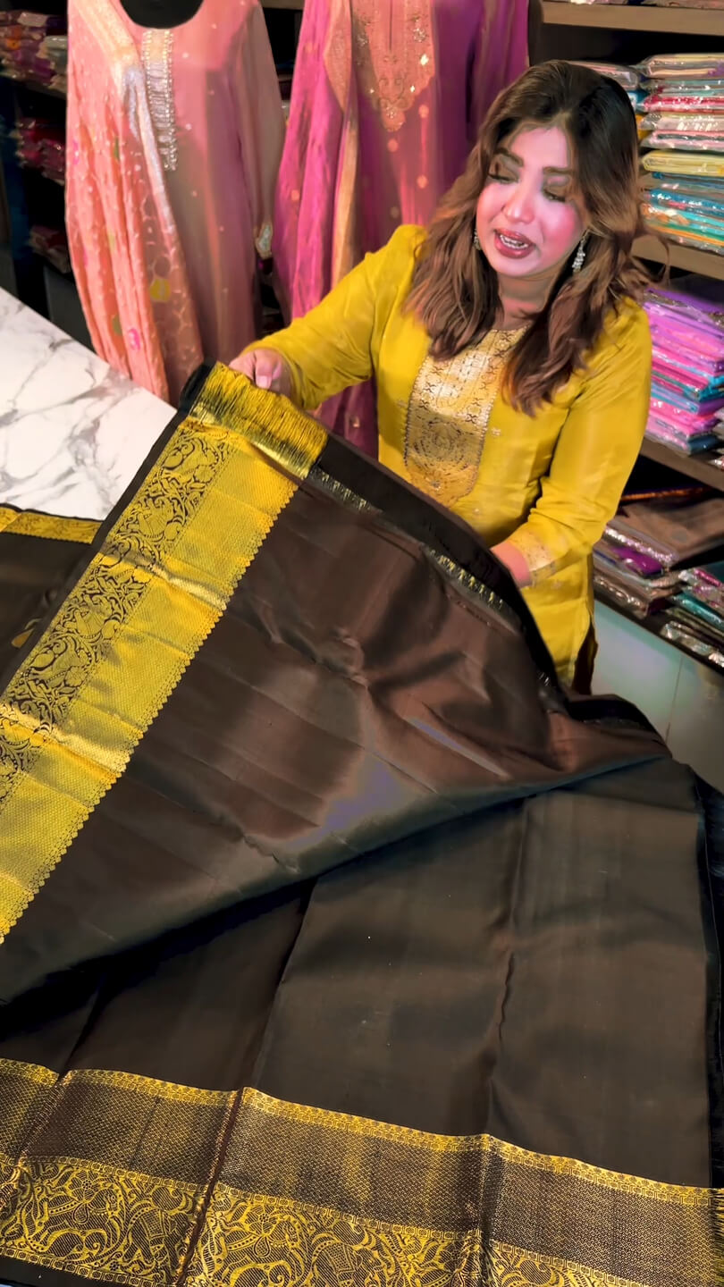 Intricate Black Soft Banarasi Silk Saree With Energetic Blouse Piece