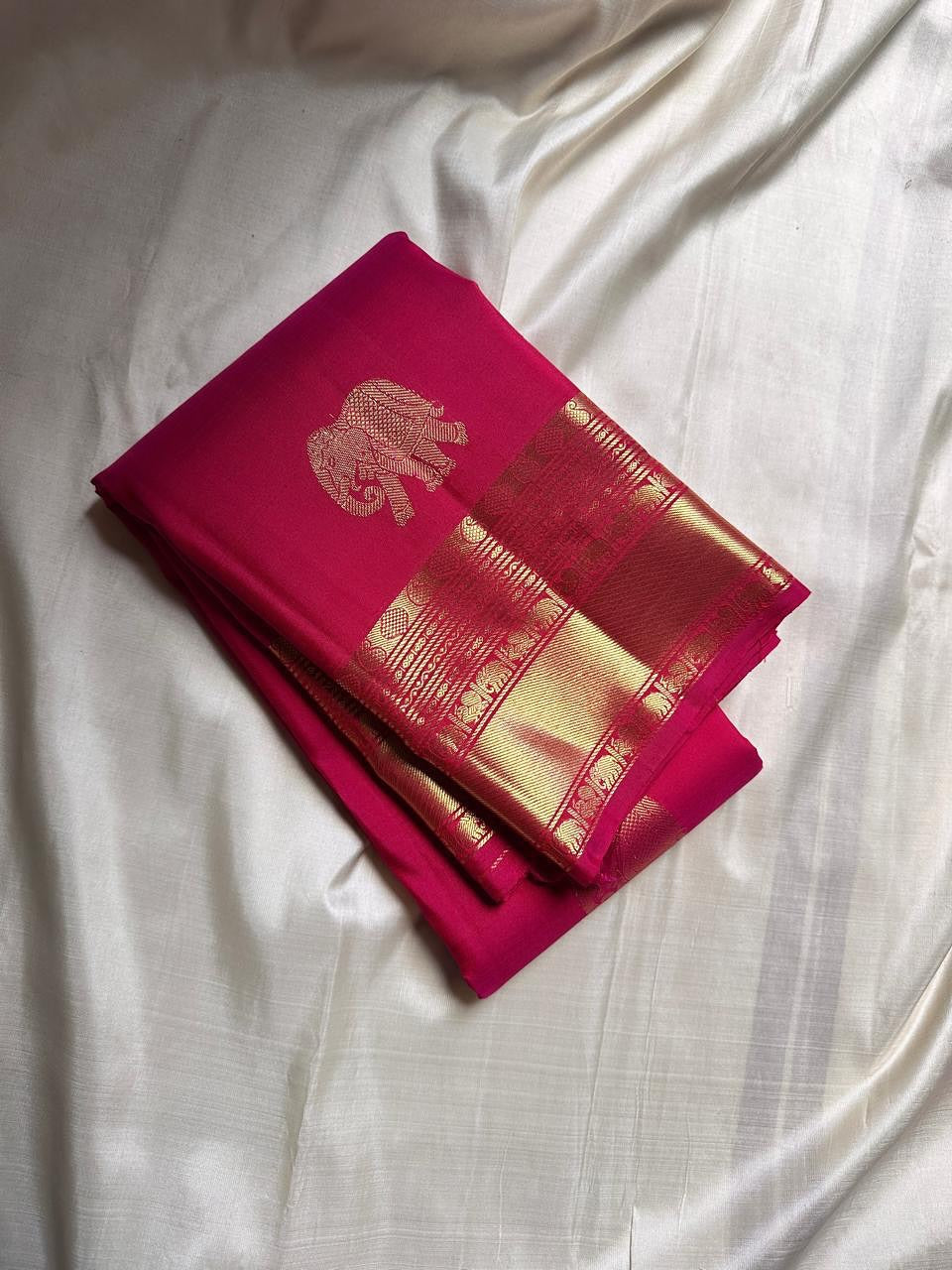 Admirable Dark Pink Soft Banarasi Silk Saree With Snazzy Blouse Piece