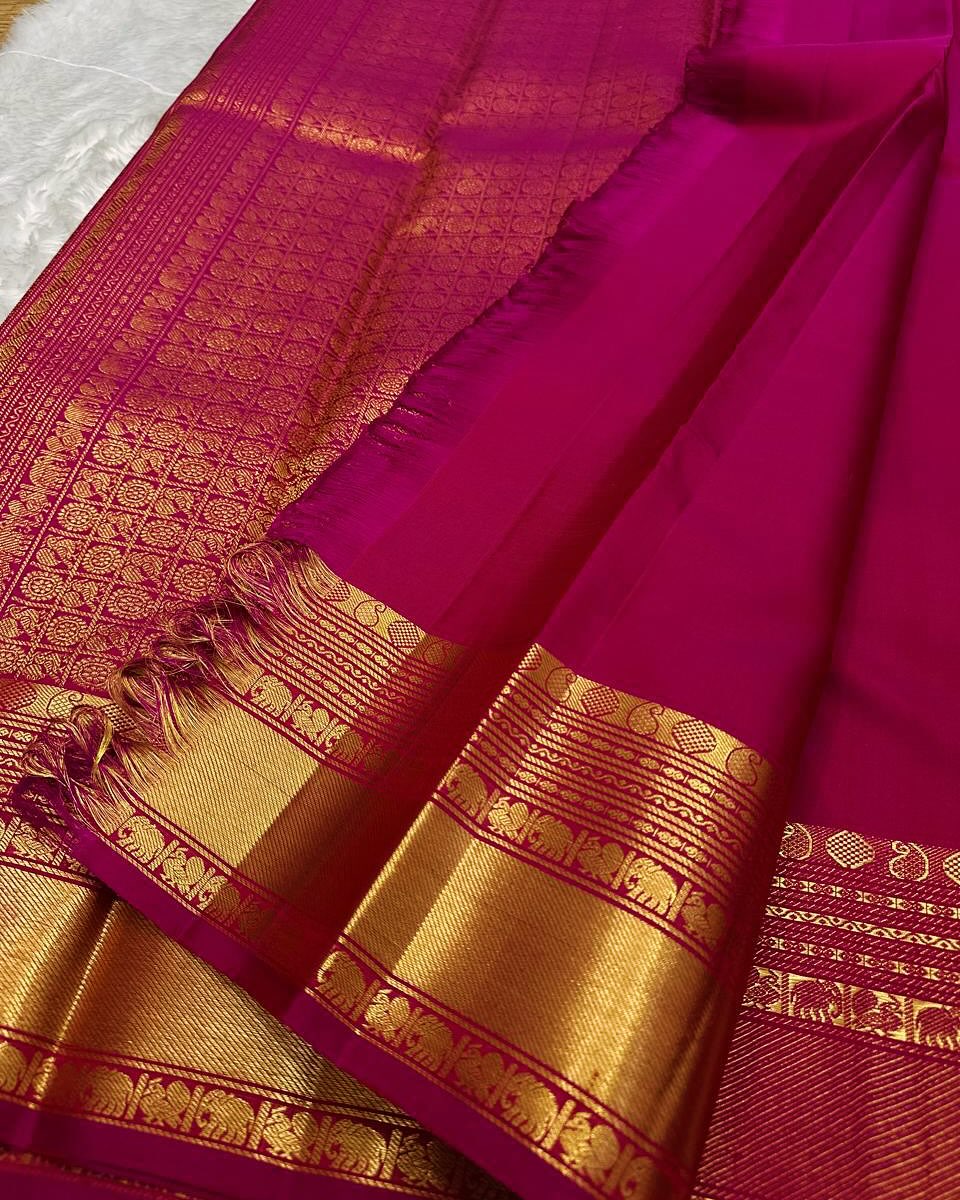 Admirable Dark Pink Soft Banarasi Silk Saree With Snazzy Blouse Piece