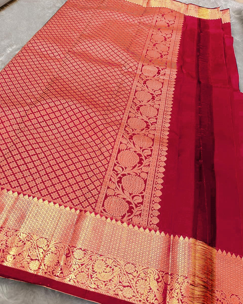 Eloquence Red Soft Banarasi Silk Saree With Delectable Blouse Piece