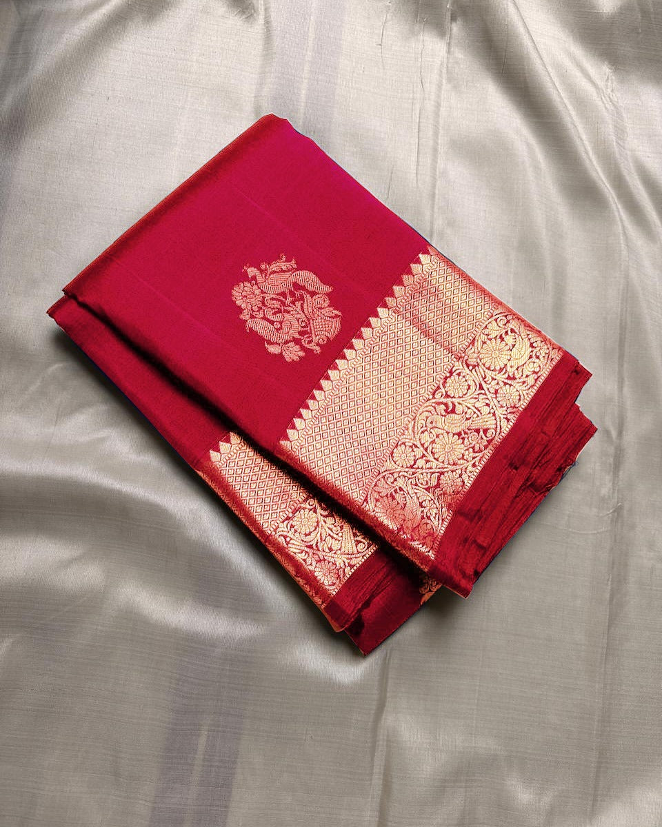 Eloquence Red Soft Banarasi Silk Saree With Delectable Blouse Piece