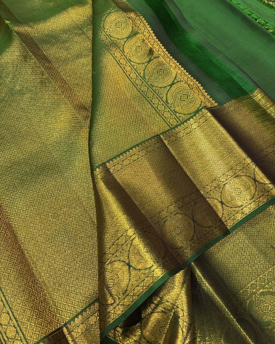 Capricious Dark Green Soft Banarasi Silk Saree With Assemblage Blouse Piece