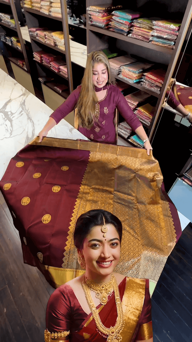 Tantalizing Maroon Soft Banarasi Silk Saree With Scintillating Blouse Piece
