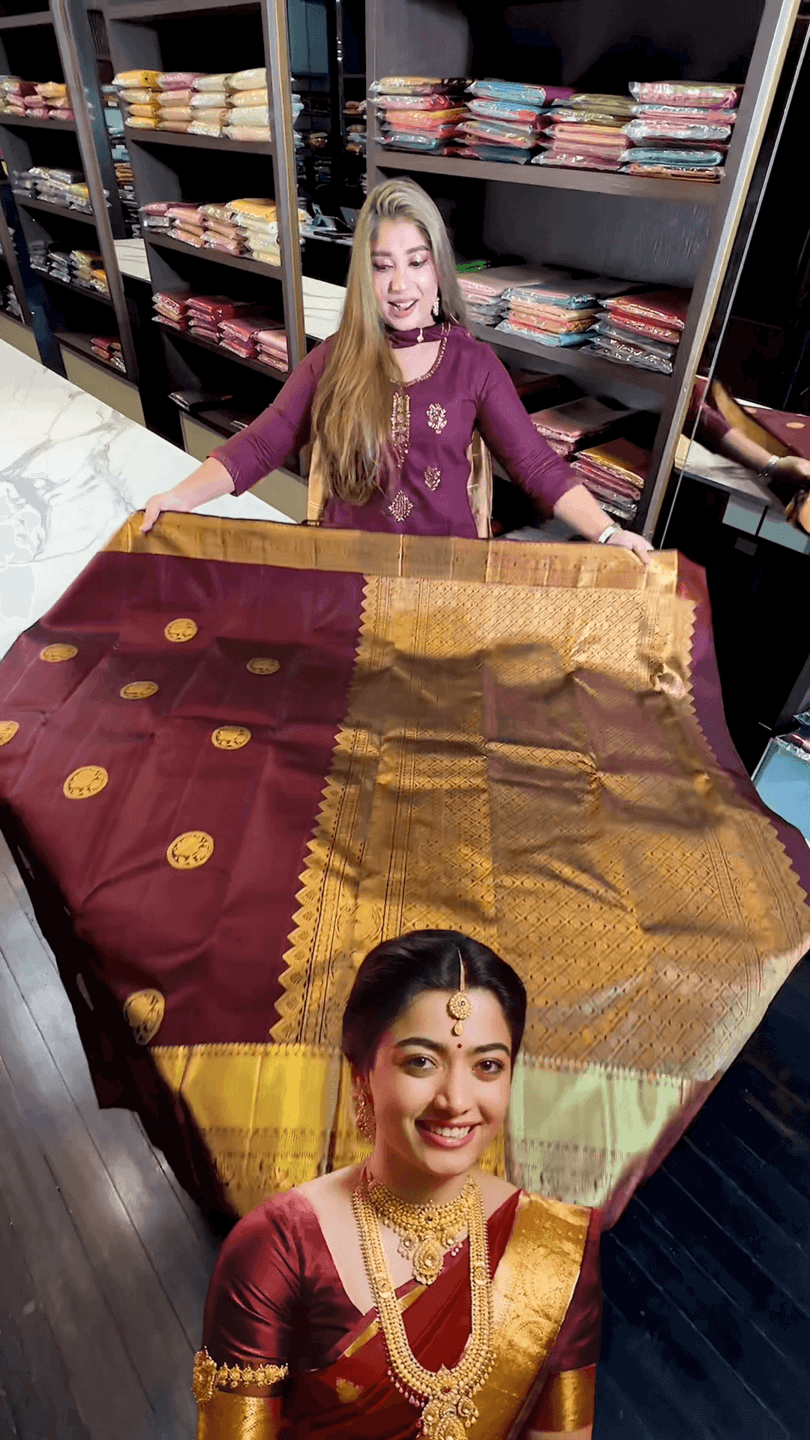 Tantalizing Maroon Soft Banarasi Silk Saree With Scintillating Blouse Piece