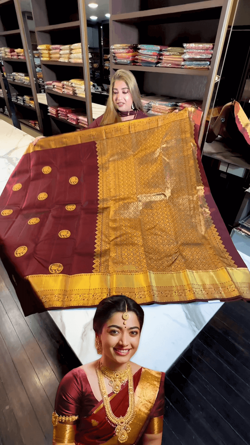 Tantalizing Maroon Soft Banarasi Silk Saree With Scintillating Blouse Piece
