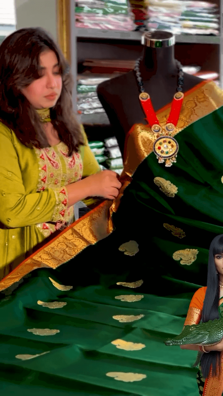 Majesty Dark Green Soft Banarasi Silk Saree With Mesmeric Blouse Piece
