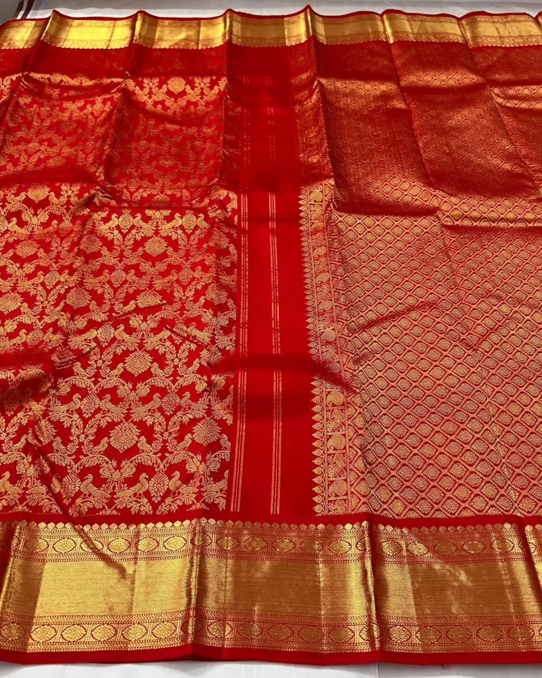 Opulent Red Soft Banarasi Silk Saree With Inspiring Blouse Piece
