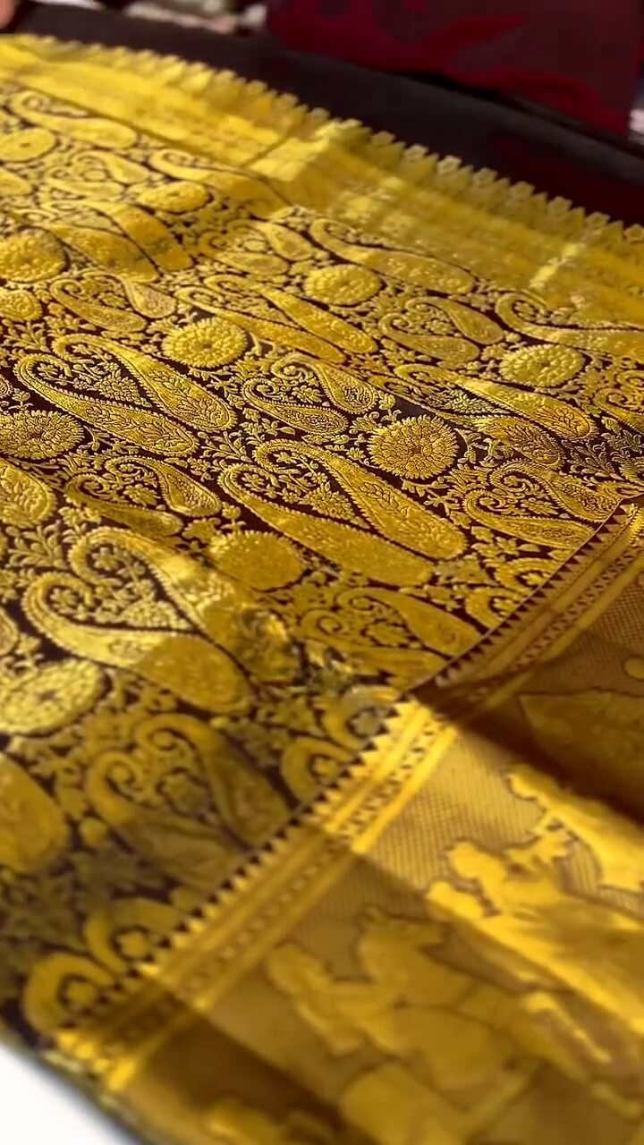 Beleaguer Brown Soft Banarasi Silk Saree With Nectarous Blouse Piece