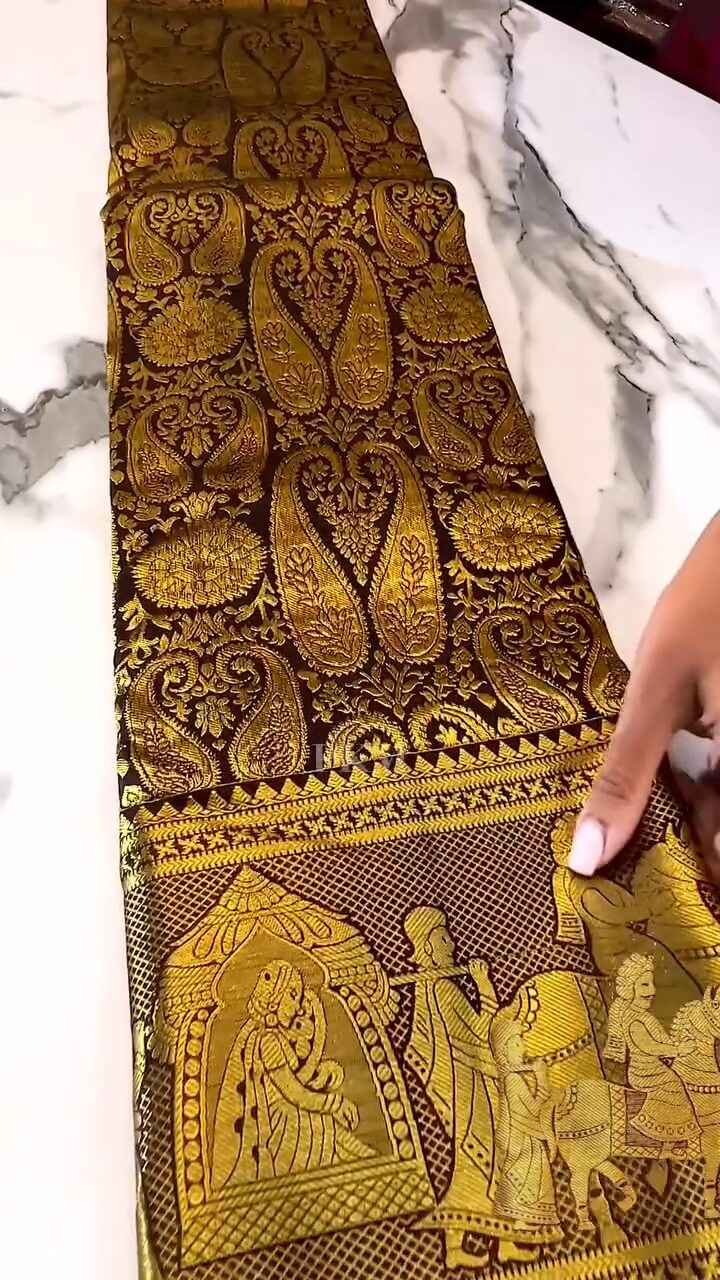 Beleaguer Brown Soft Banarasi Silk Saree With Nectarous Blouse Piece