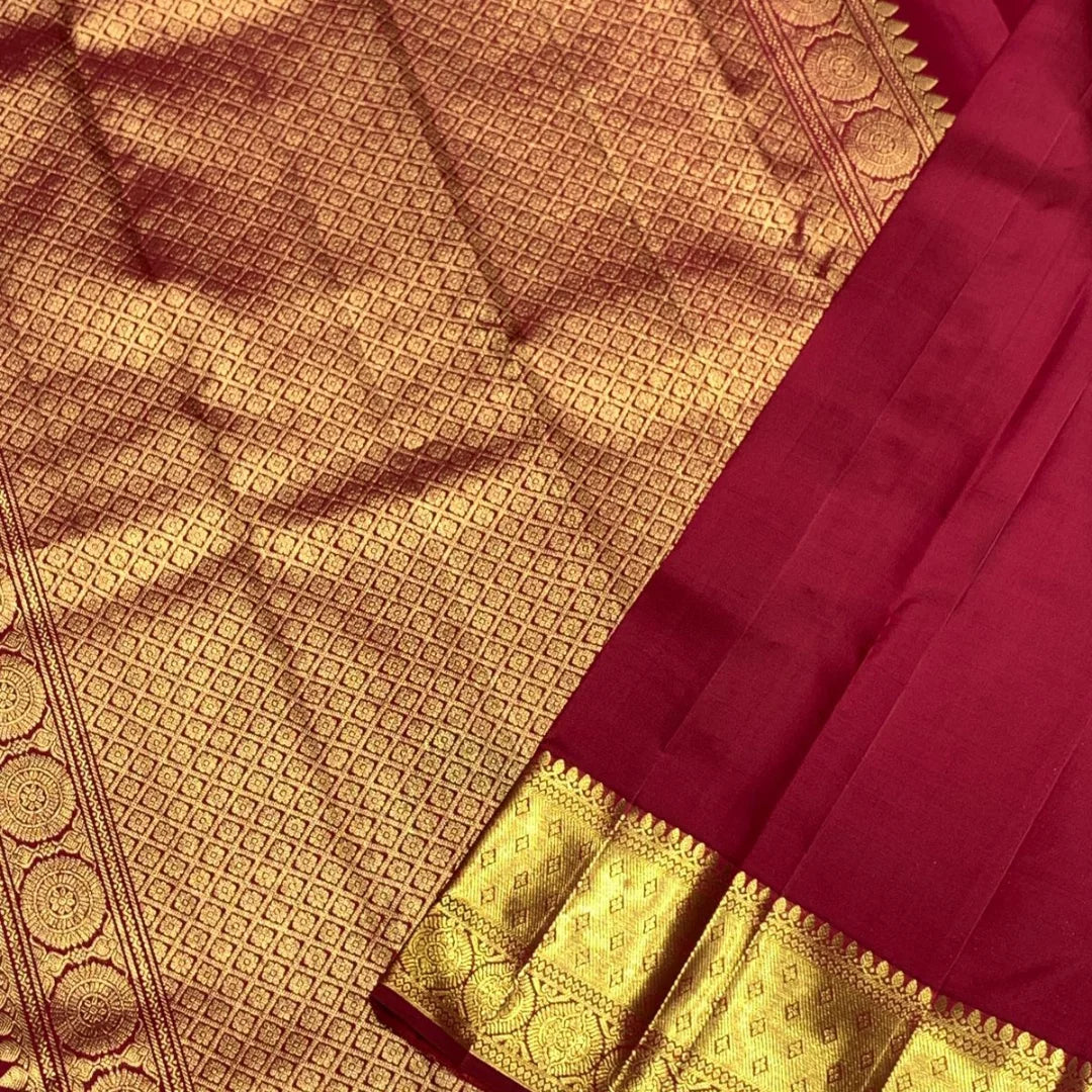 Ephemeral Red Soft Banarasi Silk Saree With Staggering Blouse Piece
