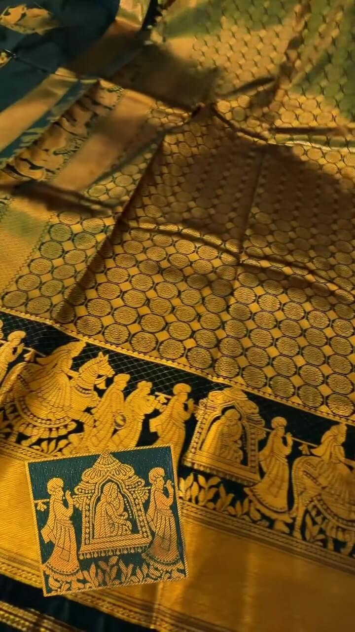 Fancifull Dark Green Soft Banarasi Silk Saree With Demanding Blouse Piece