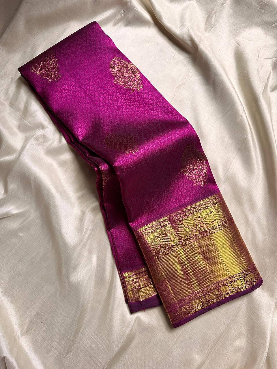 Surpassing Purple Soft Banarasi Silk Saree With Adorning Blouse Piece