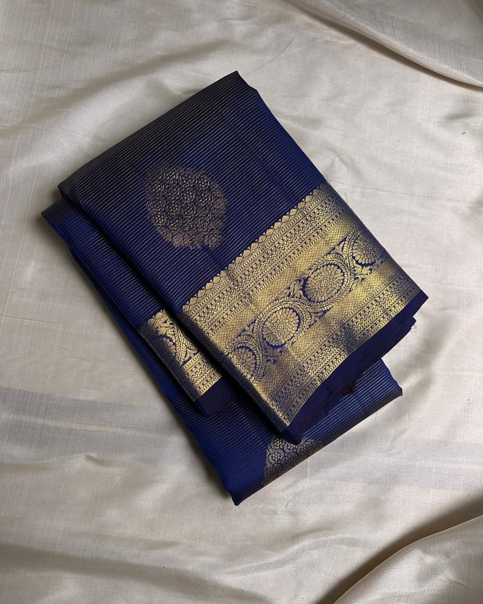 Enticing Navy Blue Soft Banarasi Silk Saree With Magnetic Blouse Piece