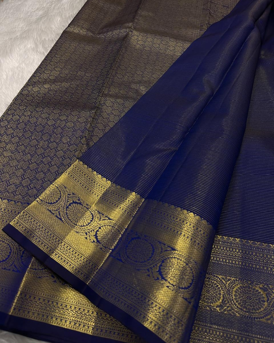 Enticing Navy Blue Soft Banarasi Silk Saree With Magnetic Blouse Piece