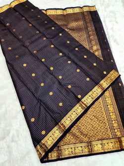 Prominent Black Soft Silk Saree With Twirling Blouse Piece