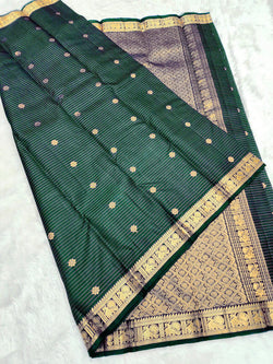 Tremendous Dark Green Soft Silk Saree With Super classy Blouse Piece