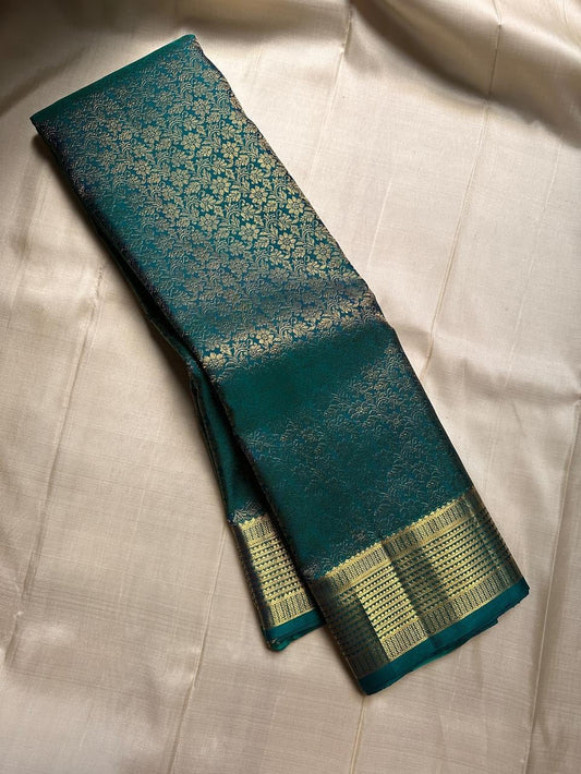 Amazing Rama Pure Zari Weaving Banarasi Silk Saree With Sensational Blouse Piece