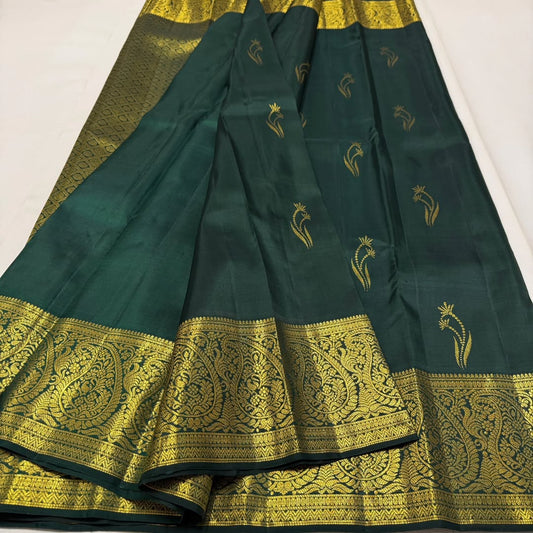 Embrocation Dark Green Pure Zari Weaving Banarasi Silk Saree With Stunner Blouse Piece