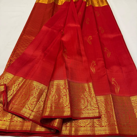 Extraordinary Red Pure Zari Weaving Banarasi Silk Saree With Staggering Blouse Piece