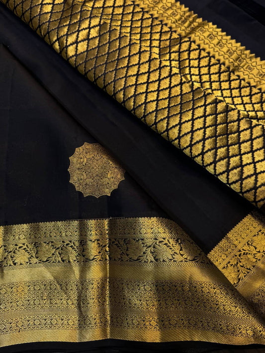 Incomparable Black Pure Zari Weaving Banarasi Silk Saree With Epiphany Blouse Piece