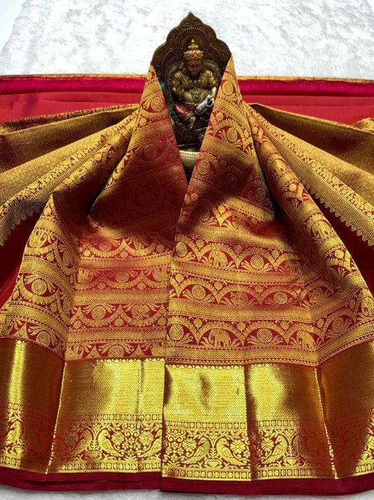 Invaluable Red Pure Zari Weaving Banarasi Silk Saree With Chatoyant Blouse Piece