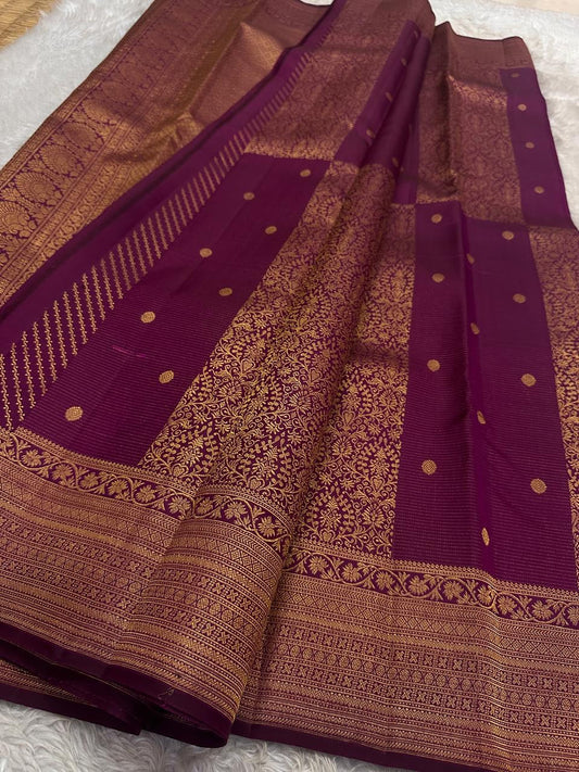 Groovy Purple Pure Zari Weaving Banarasi Silk Saree With Seraglio Blouse Piece
