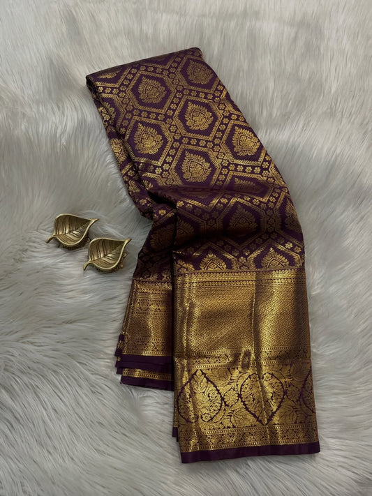 Surpassing Purple Pure Zari Weaving Banarasi Silk Saree With Exemplary Blouse Piece