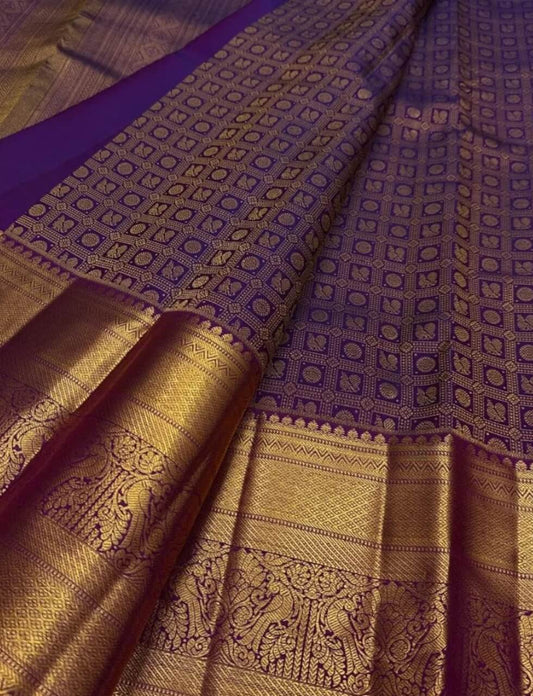 Confounding Purple Pure Zari Weaving Banarasi Silk Saree With Verdant Blouse Piece