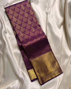 Beguiling Purple Pure Zari Weaving Banarasi Silk Saree With Radiant Blouse Piece
